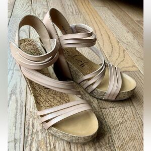 Blowfish Malibu Women's Shoes 9 Wedge Heels Peach / Pink Dressy Sandals Open Toe